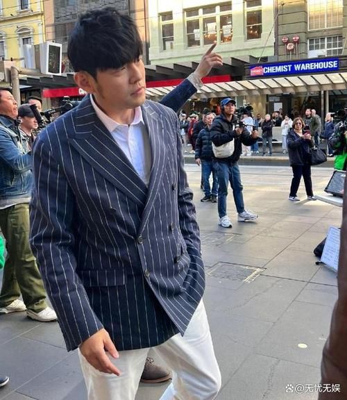 周杰伦今年几岁了？揭秘周杰伦的年龄与不老容颜