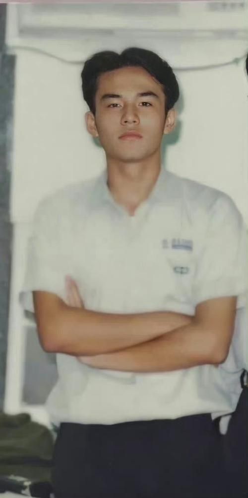 周杰伦几岁了？揭秘天王的真实年龄和不老容颜