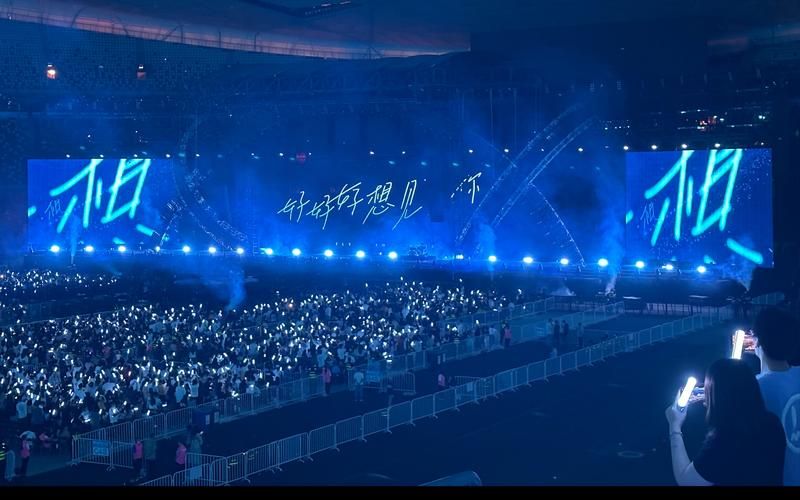 五月天好听的歌演唱会必唱曲目，首首都是大合唱！