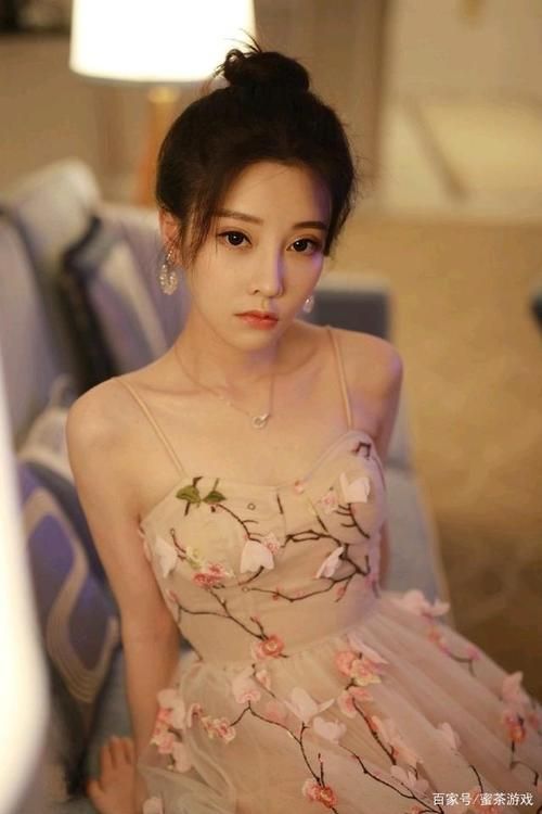 冯提莫当评审！给小刚打分，这波操作你给几分？