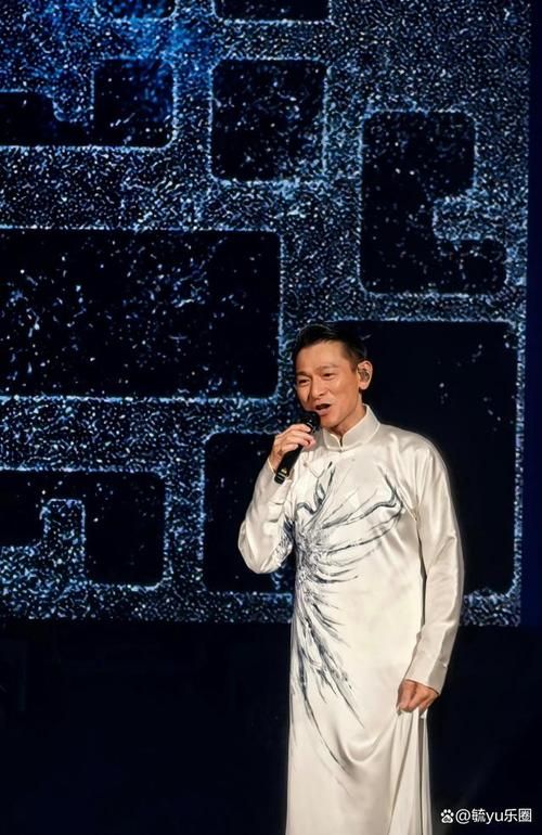 刘德华2007演唱会回顾：经典歌曲与难忘瞬间重现！