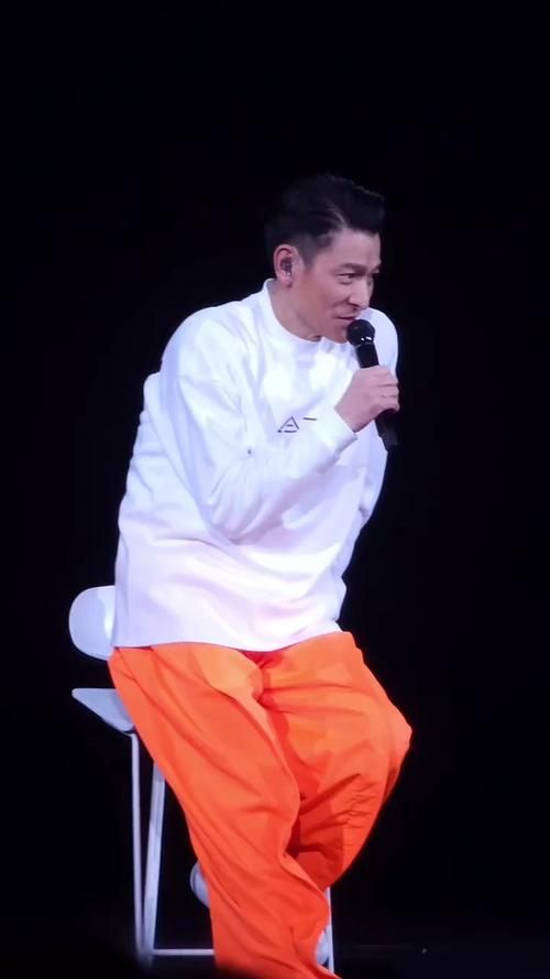 刘德华2008演唱会回顾，带你重温经典时刻！