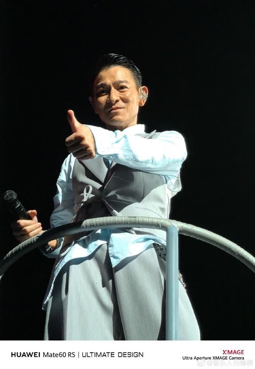刘德华2010演唱会回顾：经典歌曲重温，万人合唱！