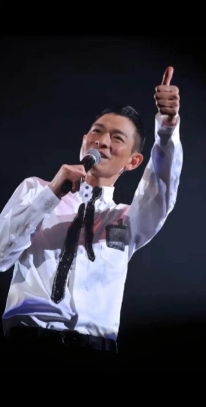 刘德华2012跨年演唱会：万人合唱的难忘夜晚！