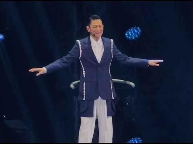 刘德华99年演唱会视频：带你回到千禧年，感受天王魅力！