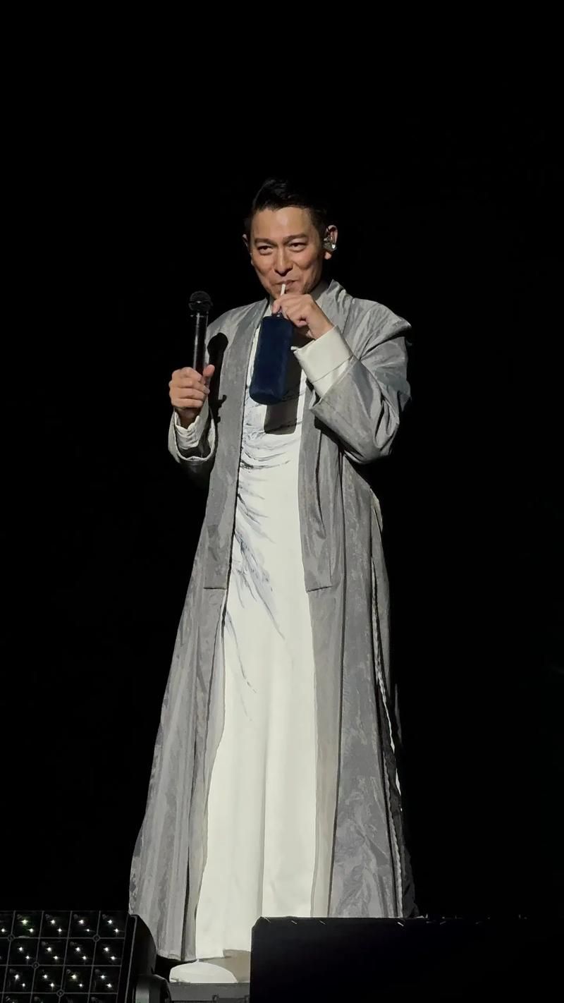 刘德华演唱会2011上海有多精彩？珍贵现场资料回顾！