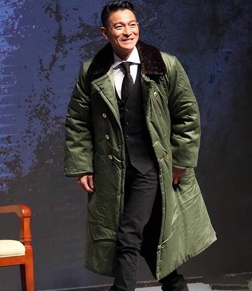 刘德华潜行路演，易建联到场支持！