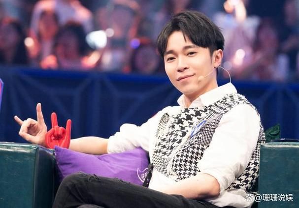 吴青峰小情歌哪个现场版本最经典？歌迷心中的神级现场盘点！