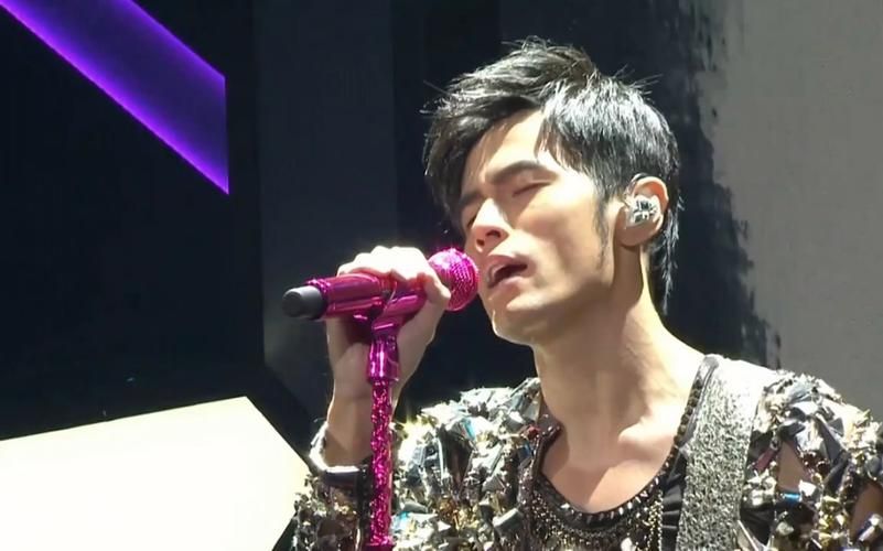 周杰伦摩天伦2013演唱会现场怎么样？歌迷分享观看体验！