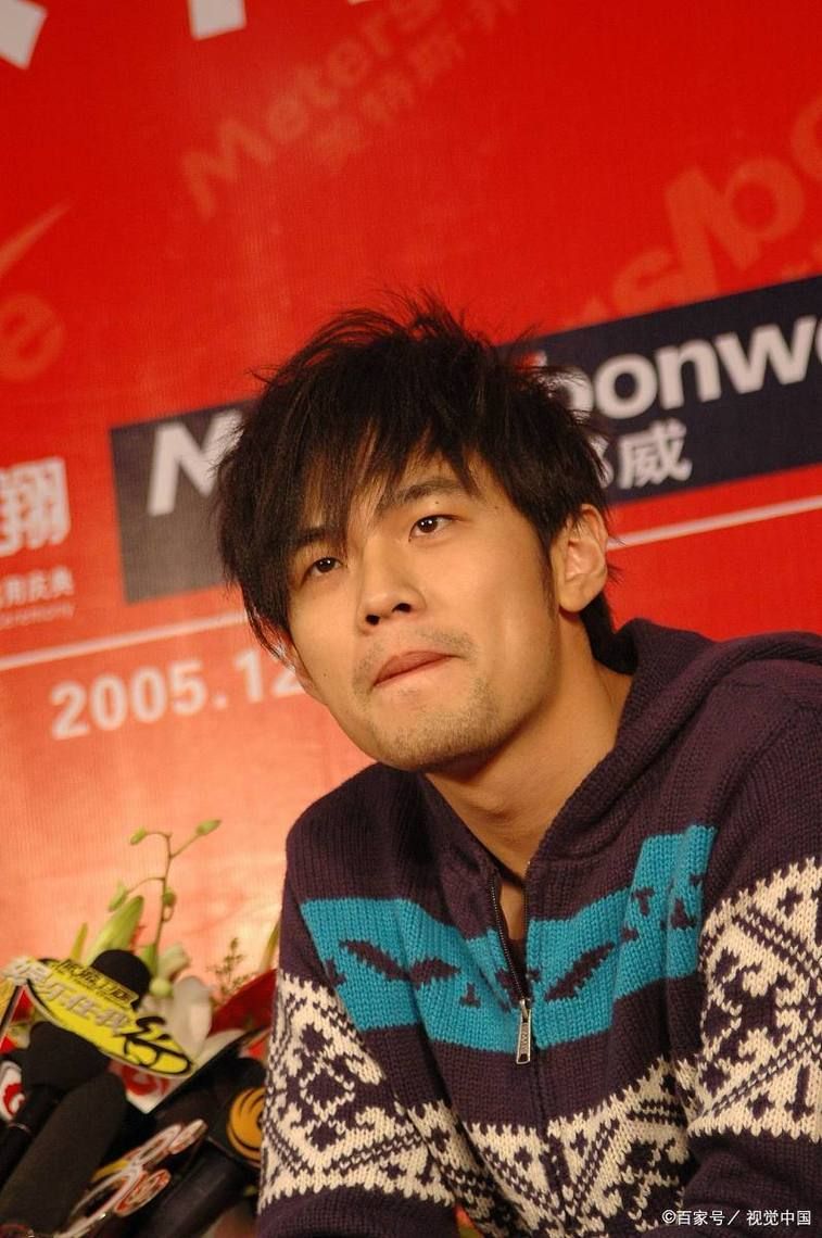 周杰伦的傻笑为什么能火？简单旋律也能打动人心！