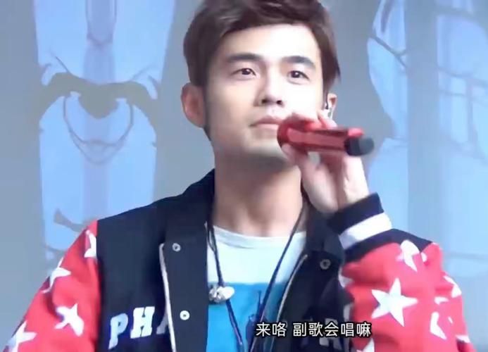 周杰伦的傻笑为什么能火？简单旋律也能打动人心！