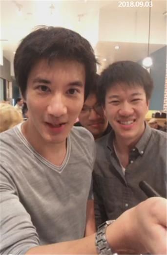 哥哥王力宏照片曝光，他和弟弟王力宏长得像吗？