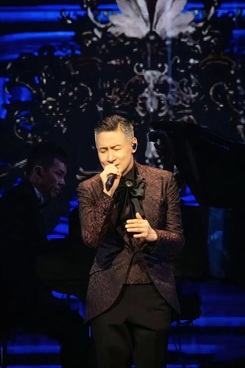 哪个现场版的如果爱 张学友最震撼？盘点歌神演唱会的精彩瞬间。