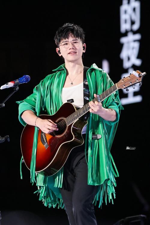 喜欢微笑张杰的理由是什么？他的笑容里面藏着温暖！