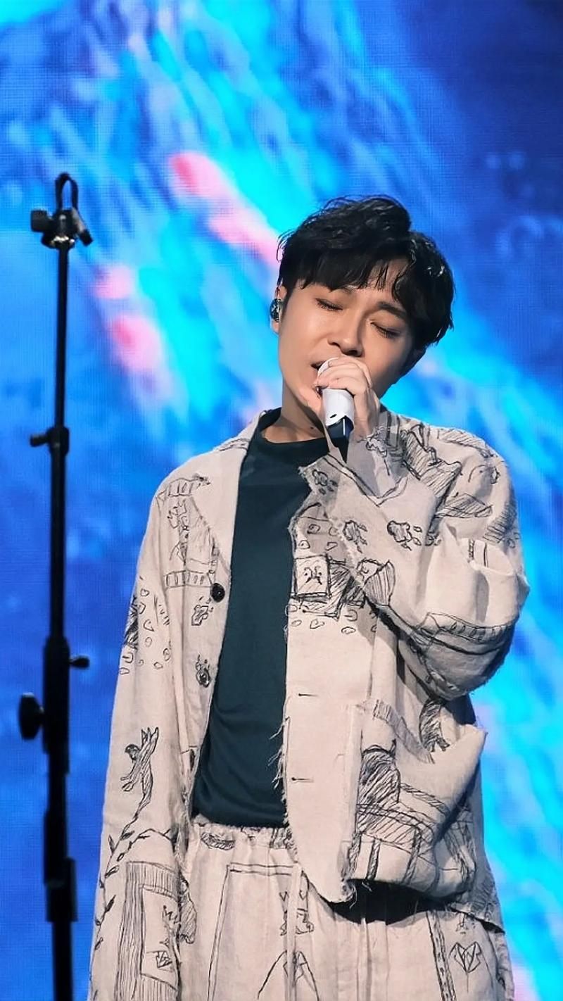 回顾 中国好声音 吴青峰 的精彩表现，温柔导师风格真的好圈粉！