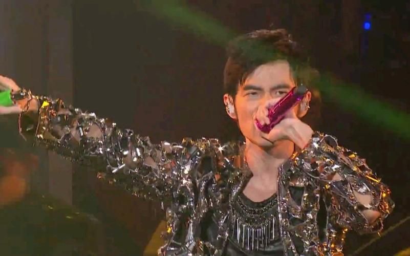 回顾周杰伦摩天轮2013演唱会，那些让你感动的瞬间都在这里！