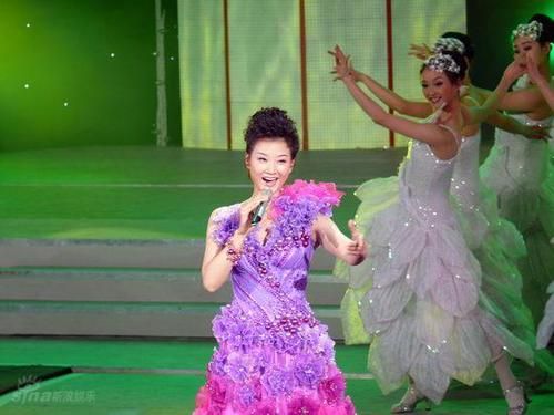 宋祖英 周杰伦 世纪同台背后故事？原来两人关系这么好！