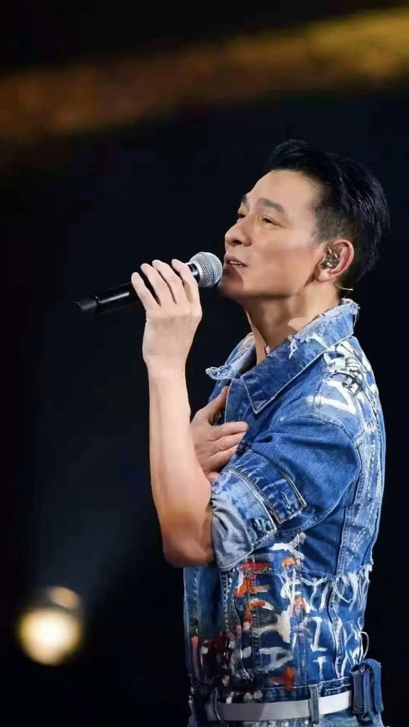 怀旧经典：刘德华2012演唱会高清图片重磅来袭！
