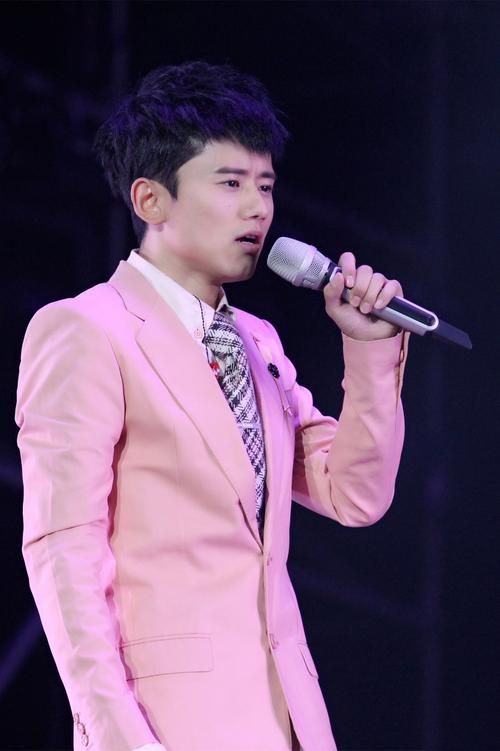 怀旧经典：重温2013春晚张杰的精彩表演！