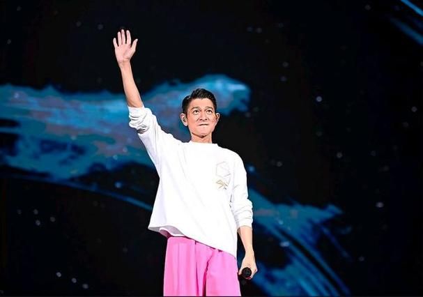 想找2012湖南卫视跨年演唱会刘德华片段？经典瞬间都在这里！