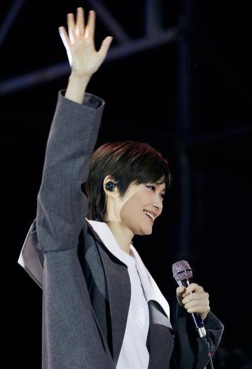 李宇春国庆晚会我愿舞台歌声动人！传递满满正能量！