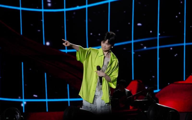 李宇春国庆晚会我愿舞台歌声动人！传递满满正能量！