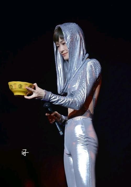 李宇春对不起只是忽然很想你背后的故事是什么？了解歌曲的深意。