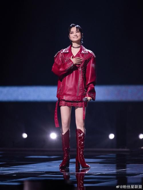 李宇春演唱会2013造型盘点：看看当年有多时尚！