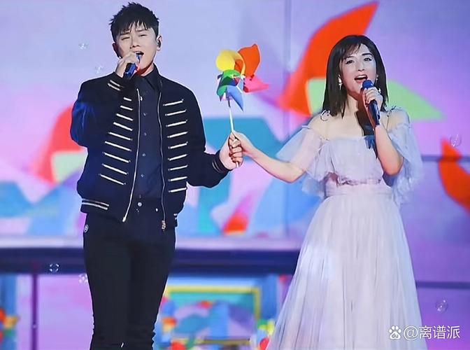 湖南卫视跨年演唱会，张杰谢娜合体，引爆全场！