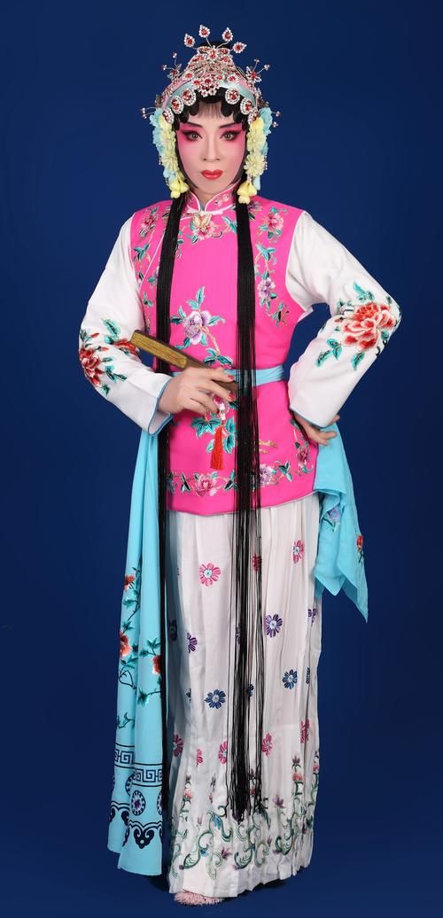花旦周华健的戏曲扮相如何？听听专业人士的评价