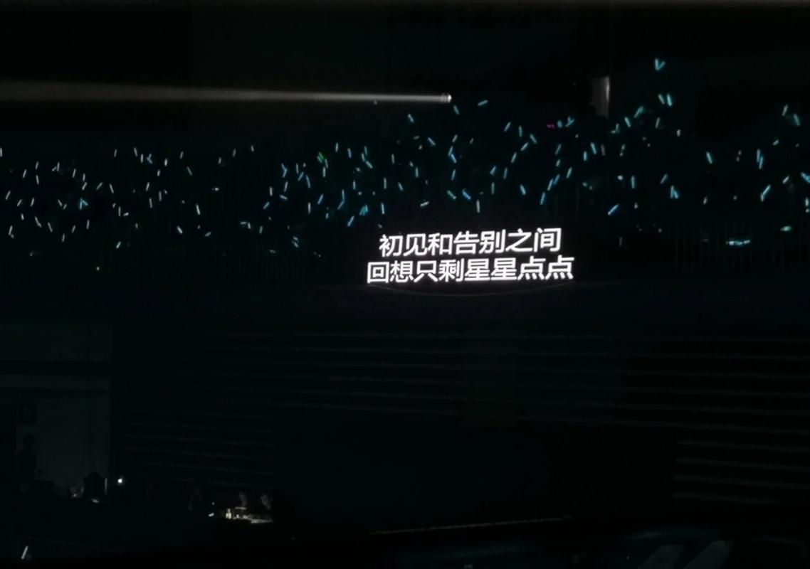 学会甩歌词也太酷了吧？从此告别提词器大胆开唱！