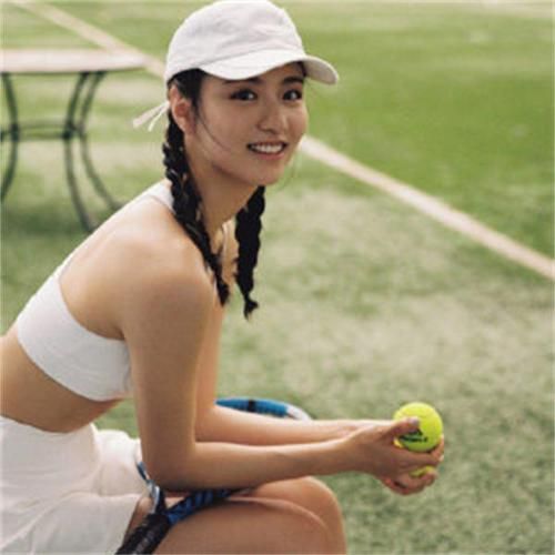 张伊伊是谁啊？关于她的详细信息看这里就够了！