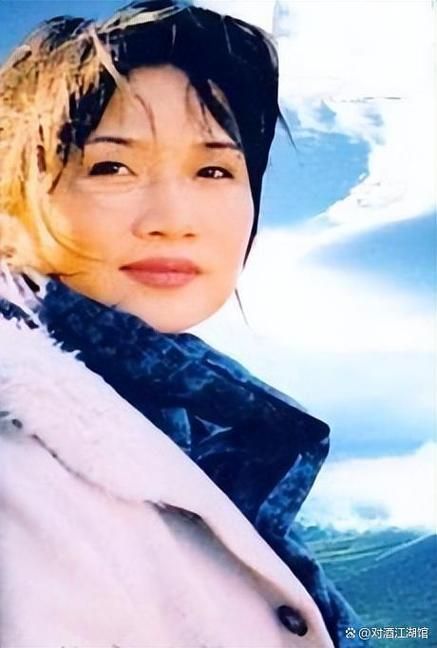 李唐娜是谁？关于她的个人背景资料都在这里。