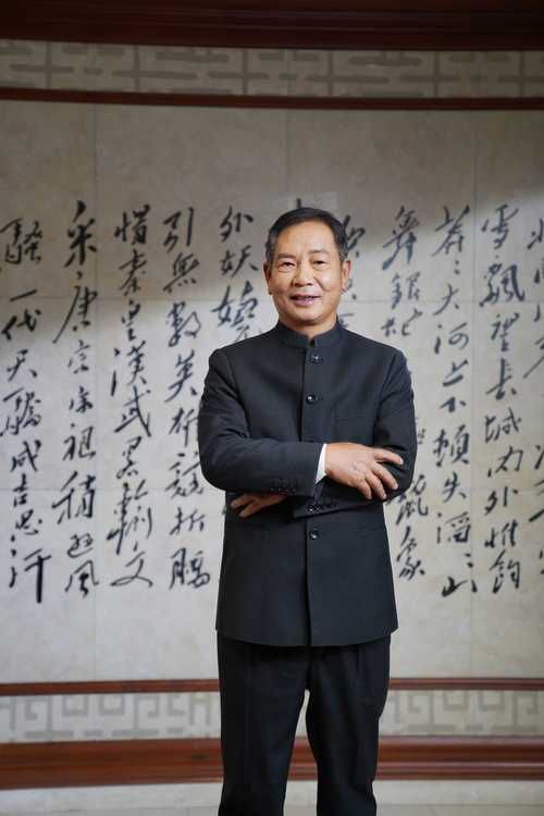林德龙是做什么的？深入了解他的职业生涯。