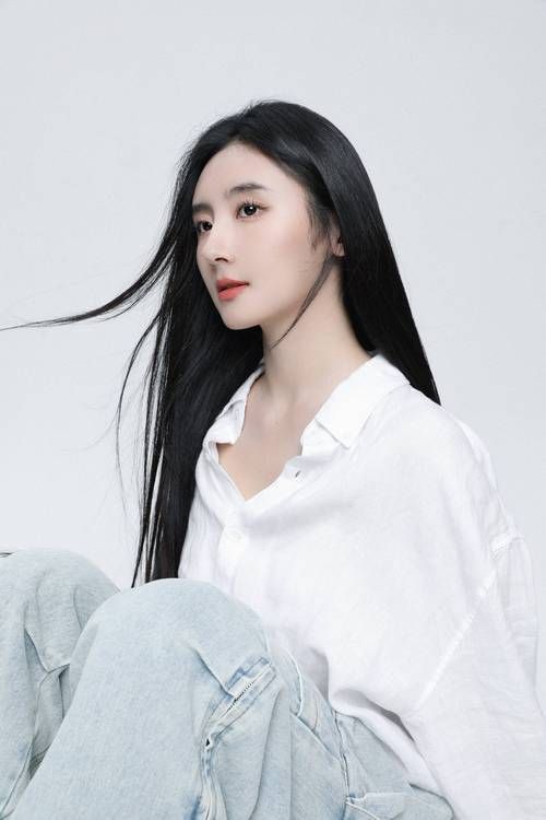 阿娜依是谁？全面了解这位人物的背景故事与经历！