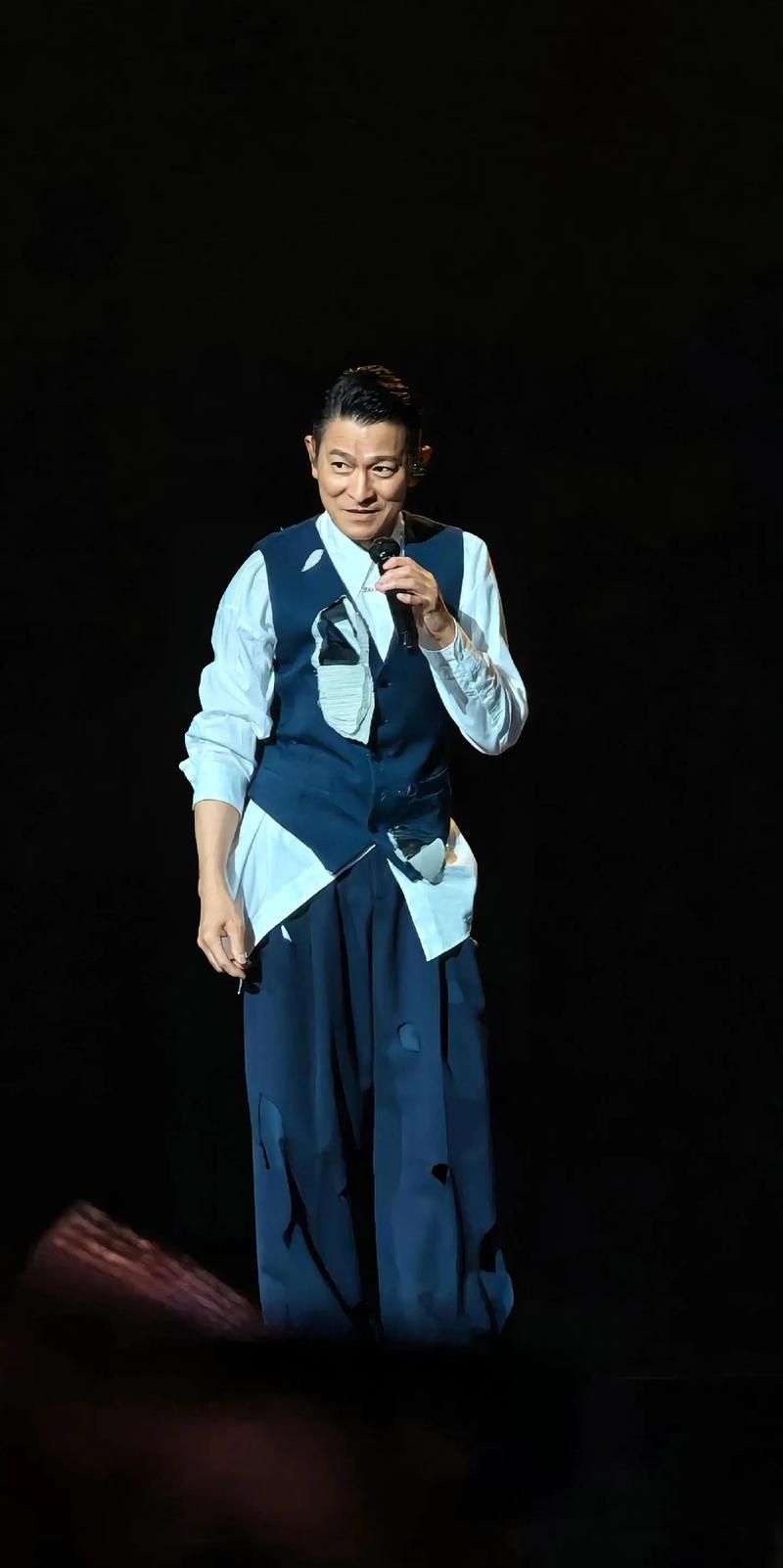 1999刘德华演唱会现场：绝版珍藏，重温天王的舞台魅力