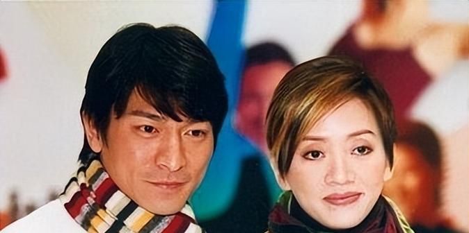 1999年刘德华抱梅艳芳名场面 当年感动无数观众