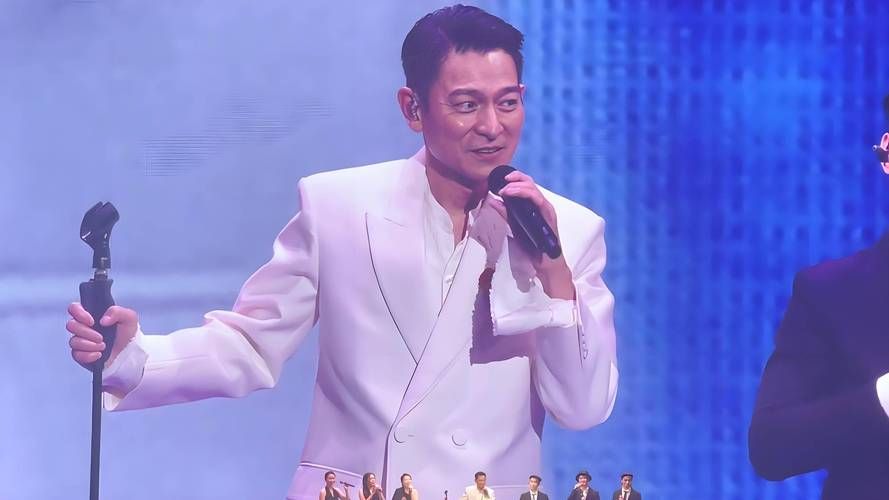 2013刘德华上海演唱会精彩回顾与经典瞬间