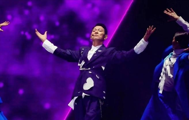 2013湖南跨年演唱会刘德华舞台魅力全解析