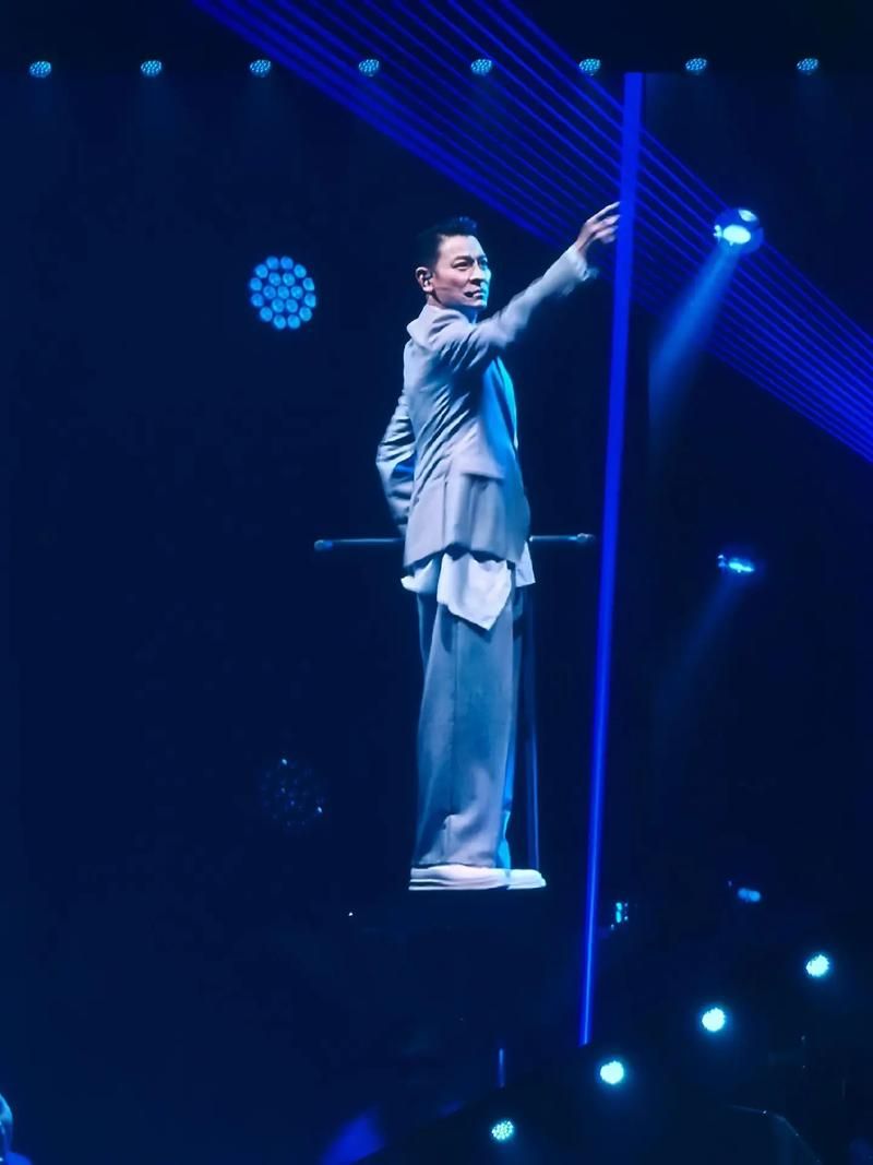 2024刘德华西安演唱会，天王巨星魅力席卷古都！