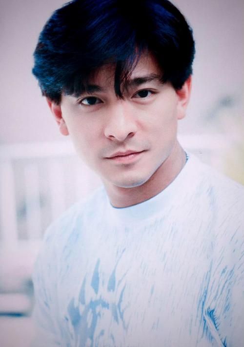 33岁的刘德华1994：冻龄男神依旧青春活力四射