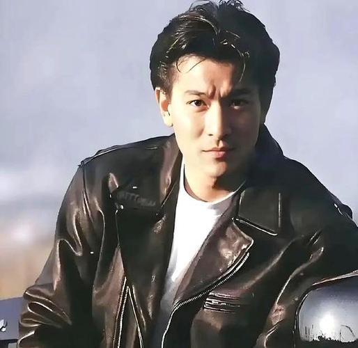33岁的刘德华1994：冻龄男神依旧青春活力四射