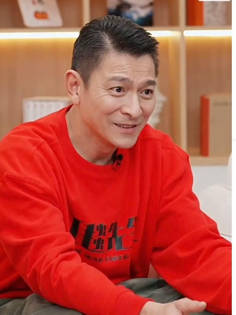 50岁后依然帅气！刘德华短发发型揭秘