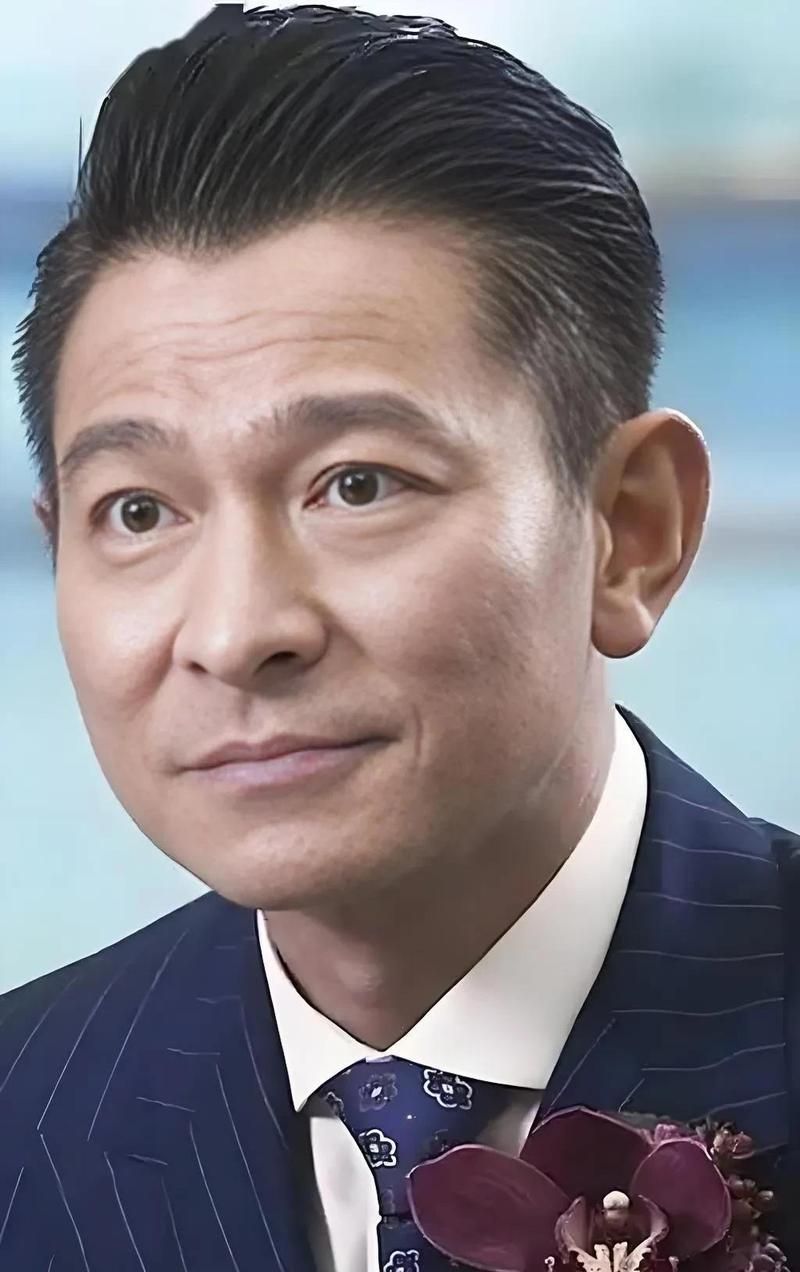 50岁后依然帅气！刘德华短发发型揭秘