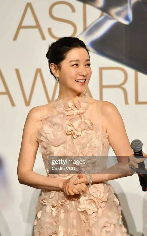 53岁李英爱与刘德华的渊源：那些你不知道的幕后故事