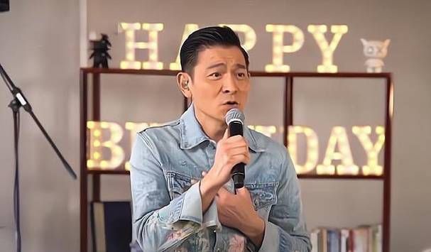 60岁刘德华素颜近照，皮肤状态惊人，保养秘诀是什么？