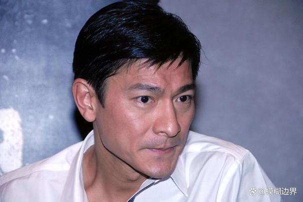 60岁刘德华素颜近照，皮肤状态惊人，保养秘诀是什么？