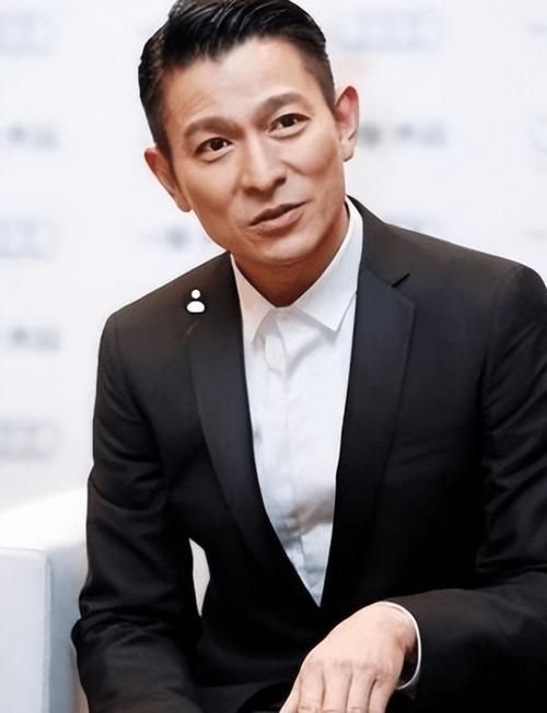 60岁刘德华西装造型曝光：高清图片赏析