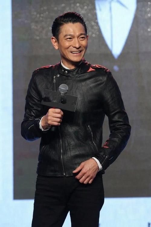 60岁刘德华长发图片高清：盘点天王不同时期发型