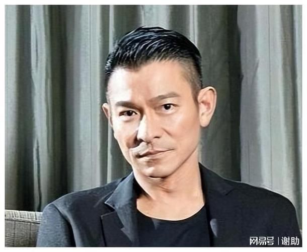 60岁的刘德华近况如何？白发照片曝光引网友泪目